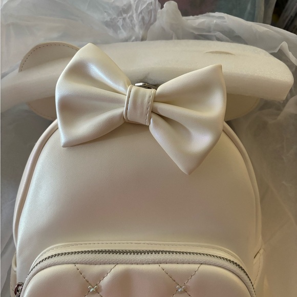 Loungefly - Picture 2 of 4